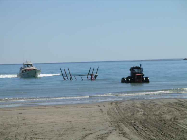 curiosa forma de atracar los barcos...sabrán lo que la corrosión